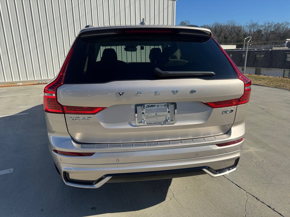 New 2025 Volvo XC60 B5 Ultra w/ Protection Package Premier image 14