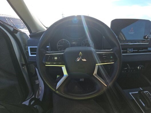 Used 2023 Mitsubishi Outlander SE FWD image 10