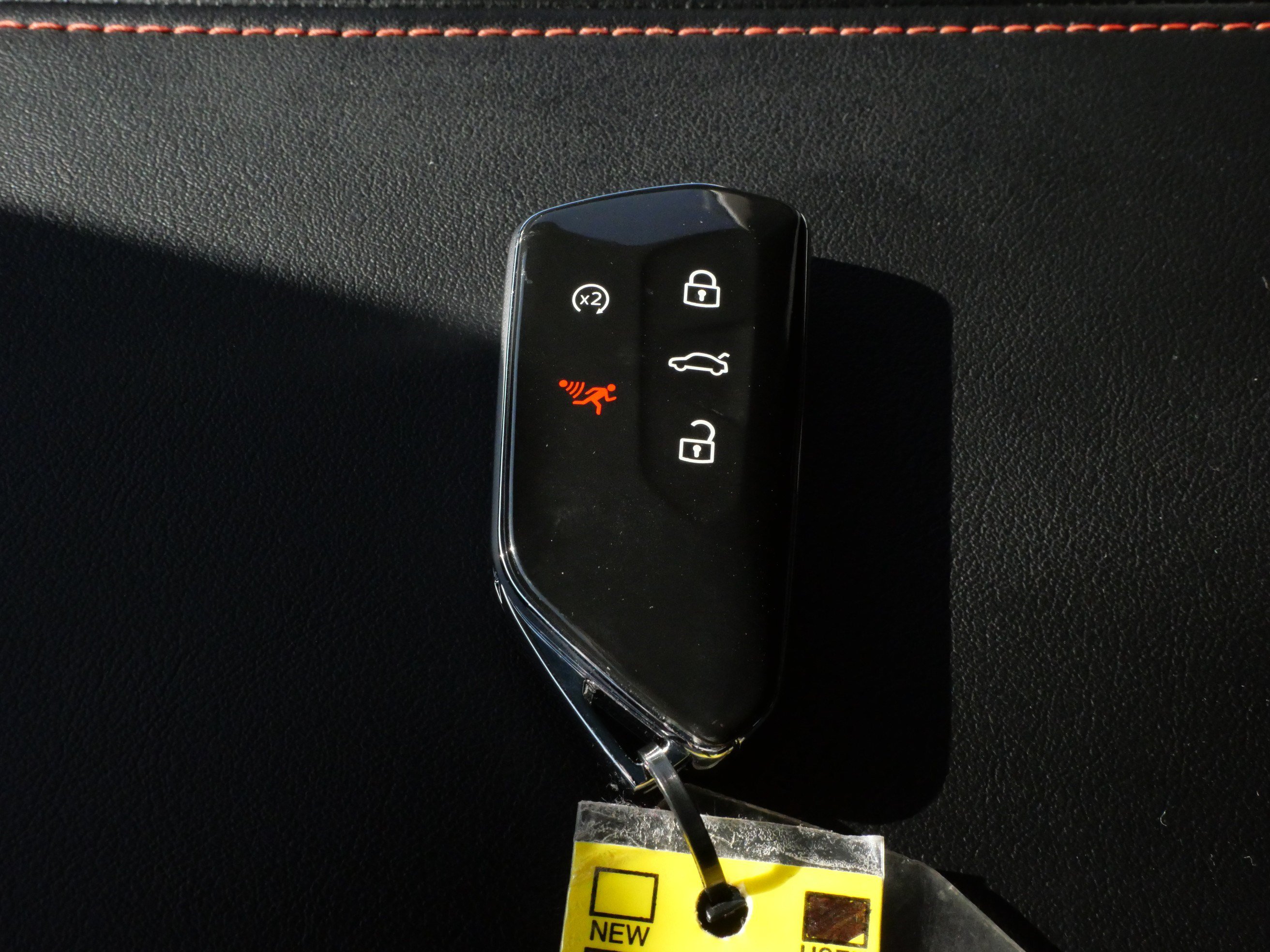 Certified 2024 Volkswagen Atlas Peak Edition SEL AWD/4WD image 32