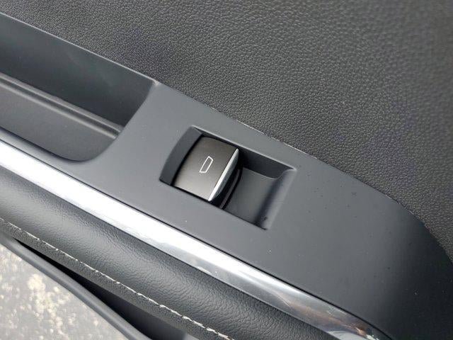 New 2026 GMC Acadia Denali w/ Super Cruise Package FWD image 13