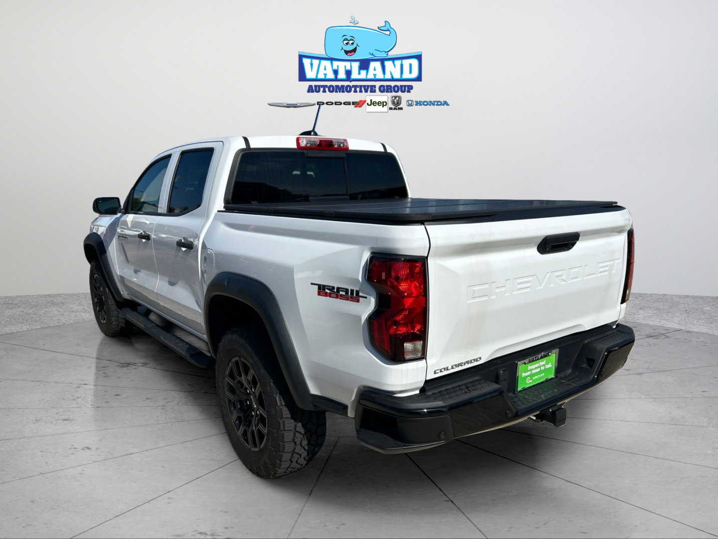 Used 2024 Chevrolet Colorado Trail Boss w/ Technology Package AWD/4WD image 3