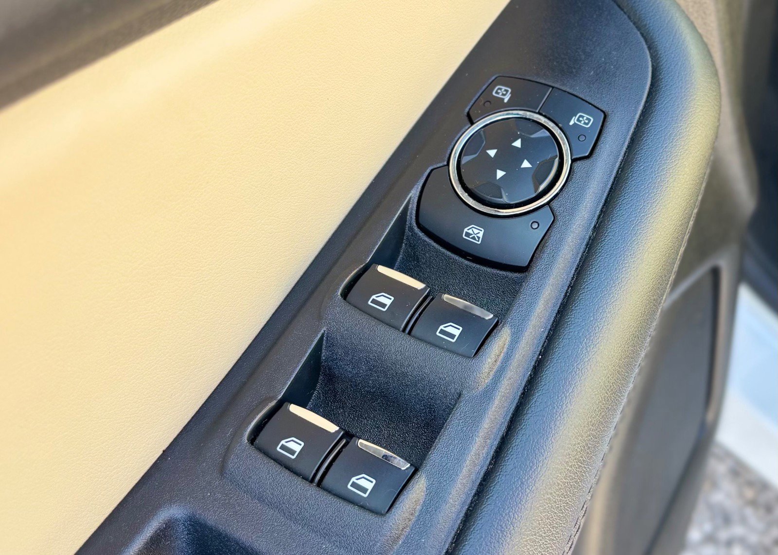 Certified 2024 Ford Edge SEL w/ Convenience Package image 27