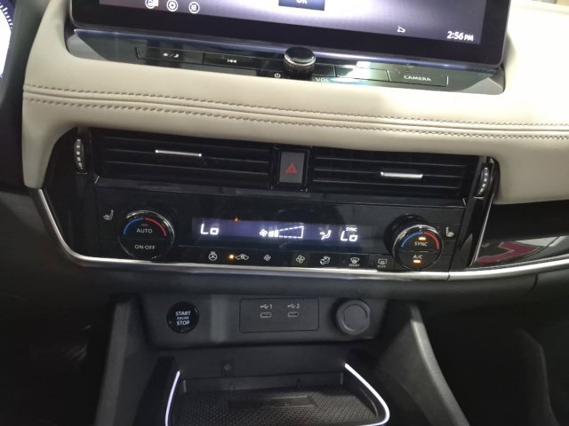 Certified 2025 Nissan Rogue SL AWD/4WD image 15