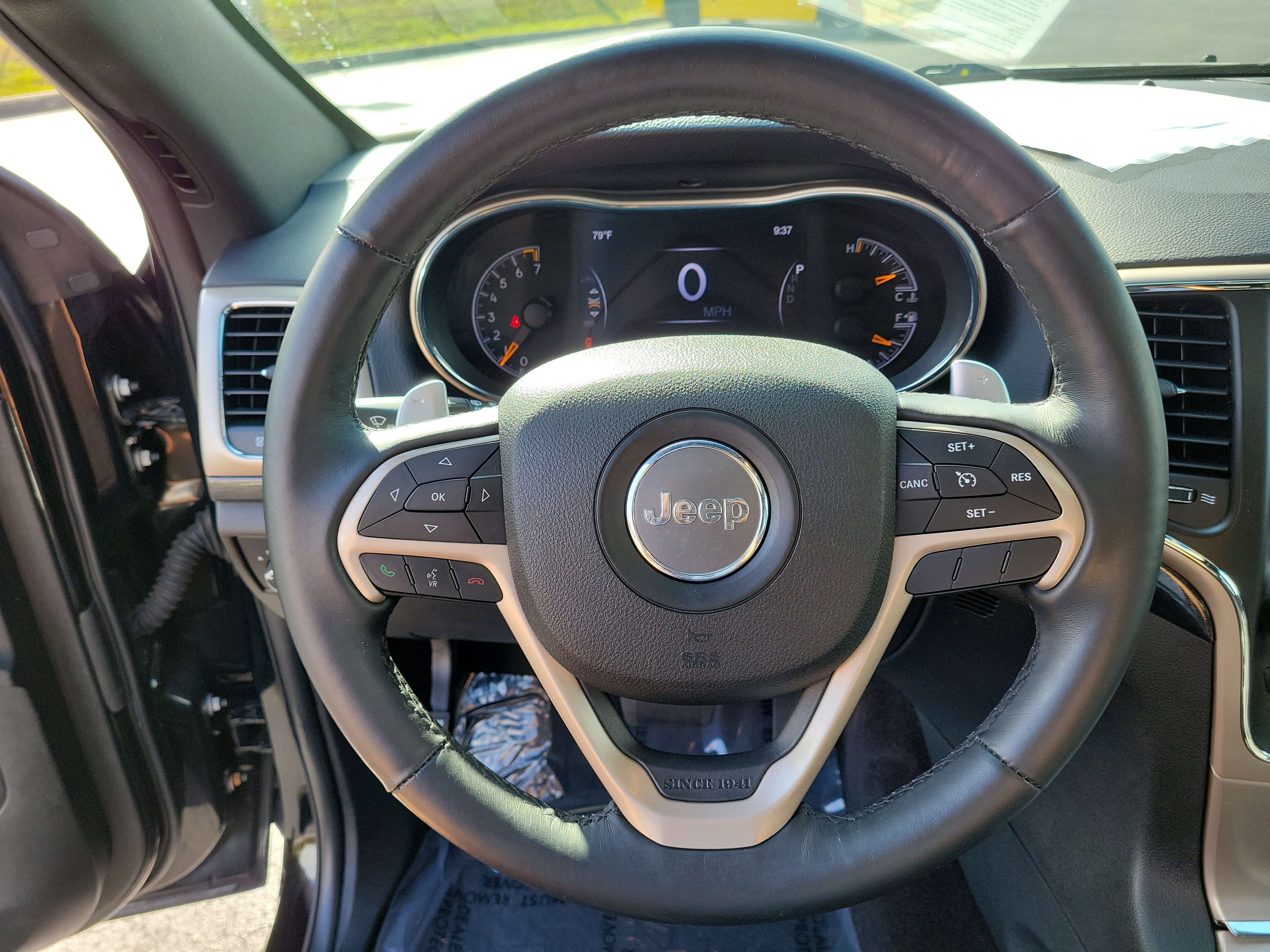 Used 2017 Jeep Grand Cherokee Laredo image 26