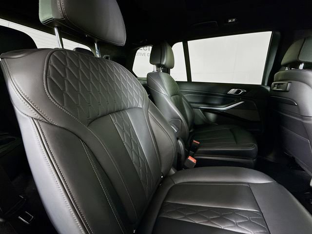 Used 2020 BMW X7 xDrive40i w/ M Sport Package AWD/4WD image 30