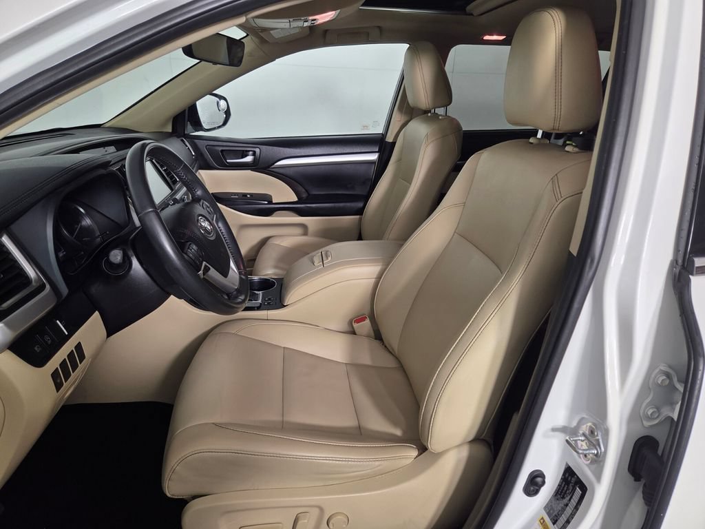 Used 2019 Toyota Highlander XLE FWD image 9