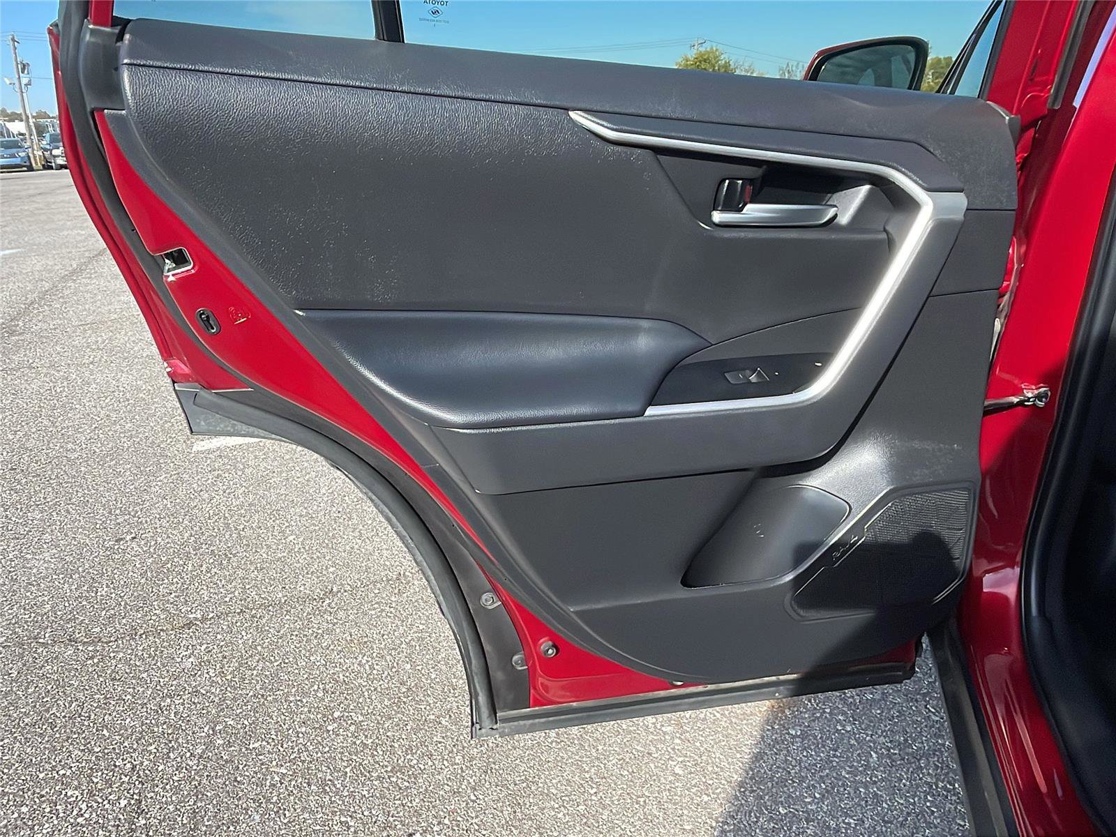 Used 2023 Toyota RAV4 XLE image 17