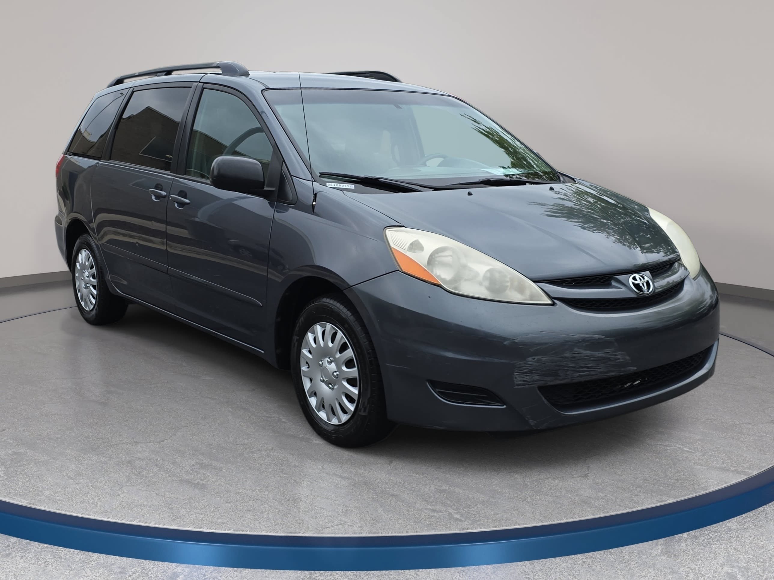 Used 2008 Toyota Sienna LE FWD image 3