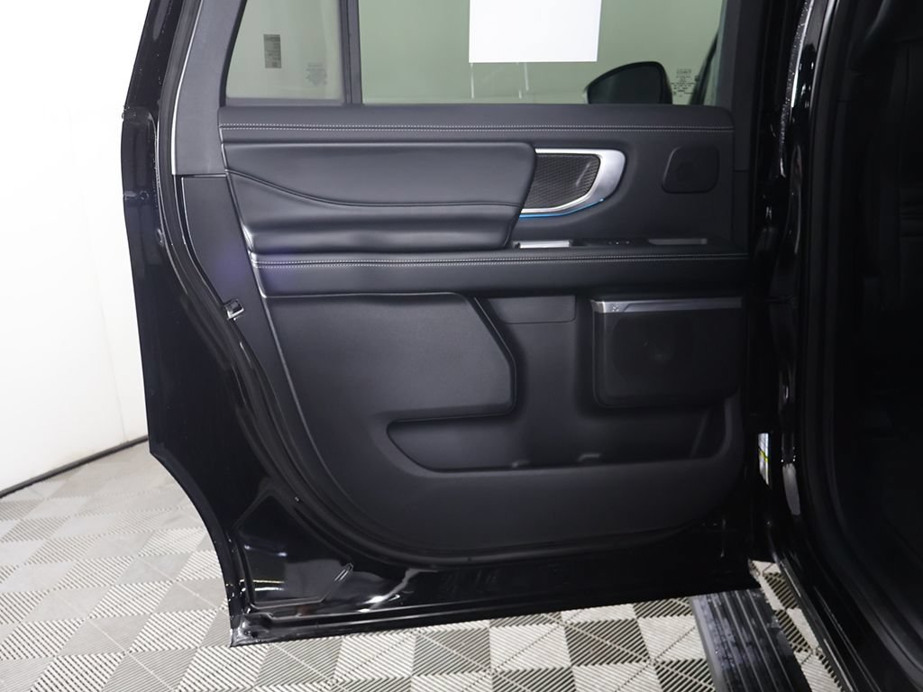 Used 2025 Ford Expedition Max Platinum w/ Stealth Performance Package AWD/4WD image 27