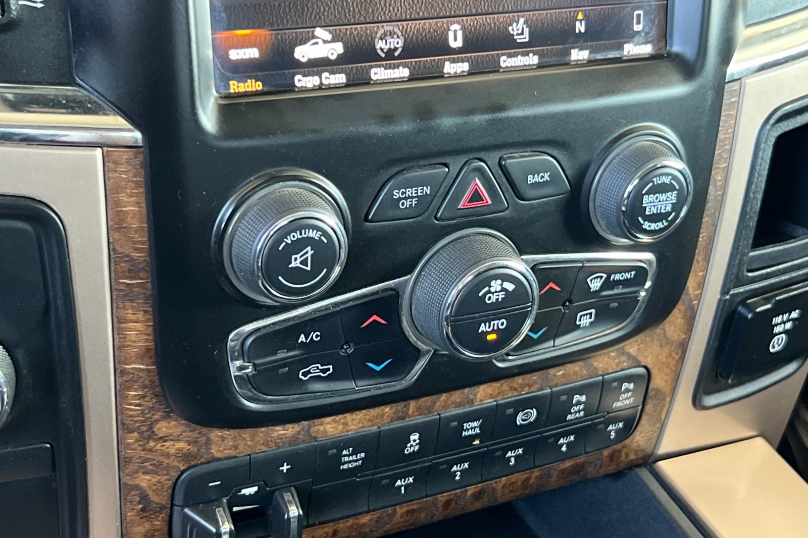 Used 2018 RAM 3500 Laramie Longhorn image 18