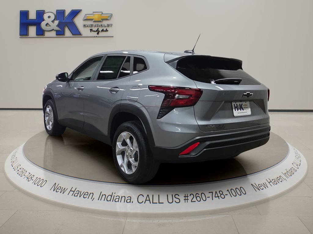 New 2026 Chevrolet Trax LS w/ LS Convenience Package FWD image 4