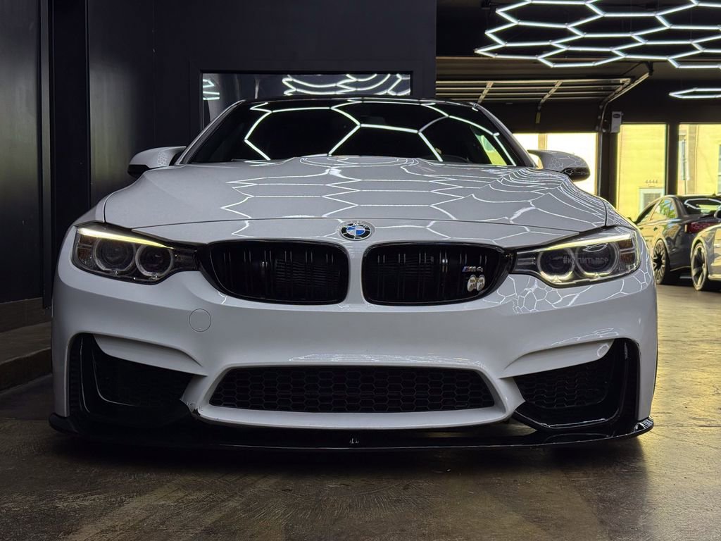 Used 2017 BMW M4 Coupe RWD image 2