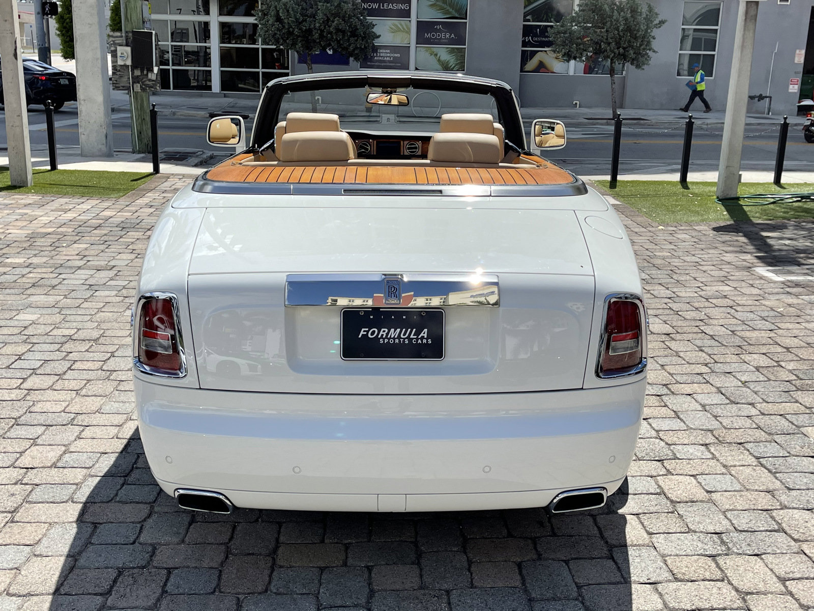 Used 2012 Rolls-Royce Phantom Drophead Coupe RWD image 5