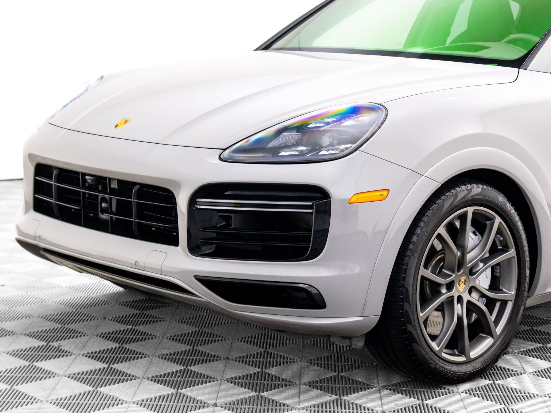 Used 2020 Porsche Cayenne Turbo image 37