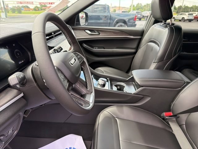 New 2026 Jeep Grand Cherokee Limited w/ Limited Altitude Package RWD image 8