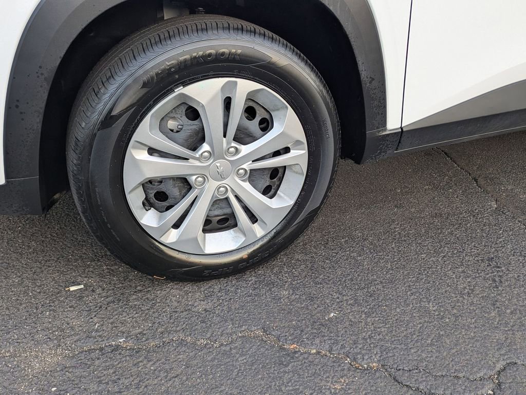 Used 2025 Chevrolet Trax LS image 31