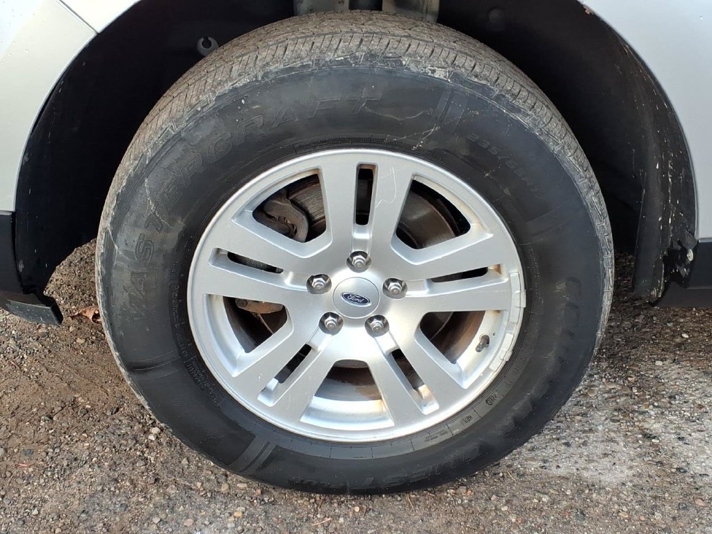 Used 2010 Ford Edge SE FWD image 9