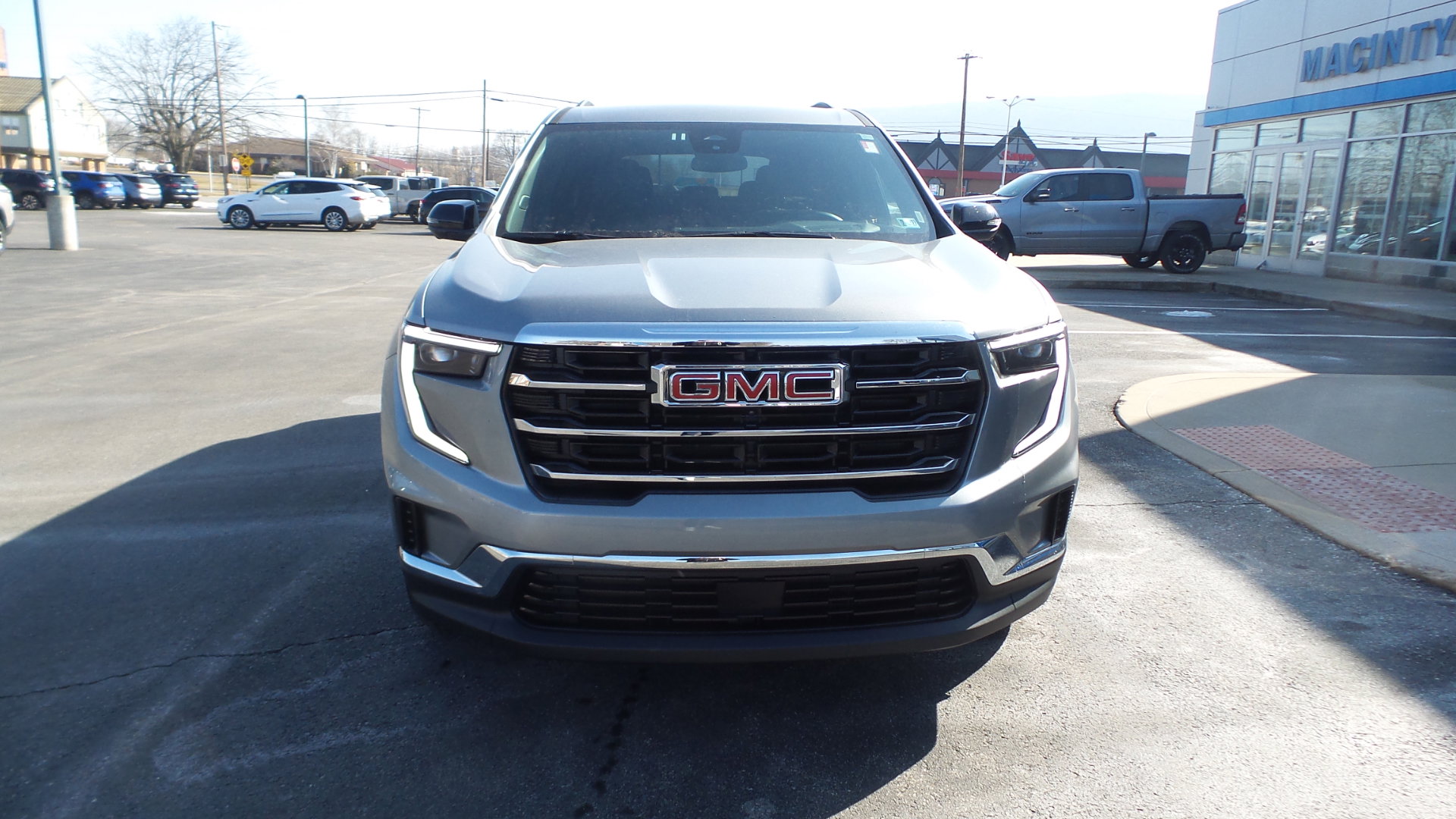 Used 2025 GMC Acadia Elevation AWD/4WD image 2