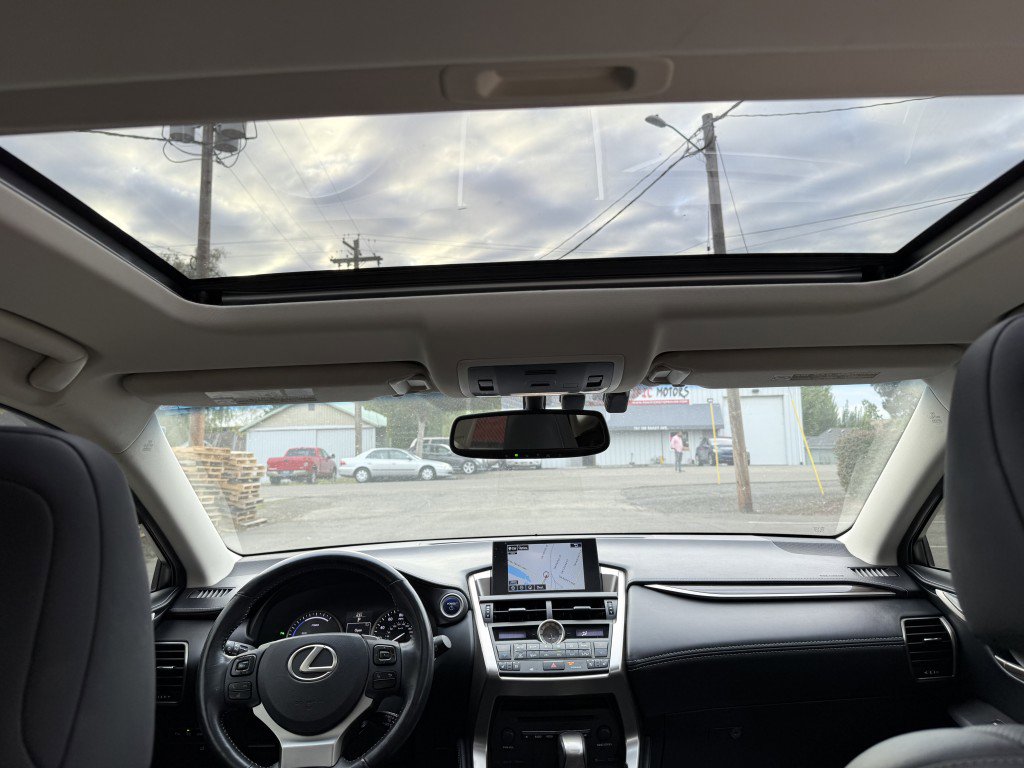 Used 2015 Lexus NX 300h AWD image 21