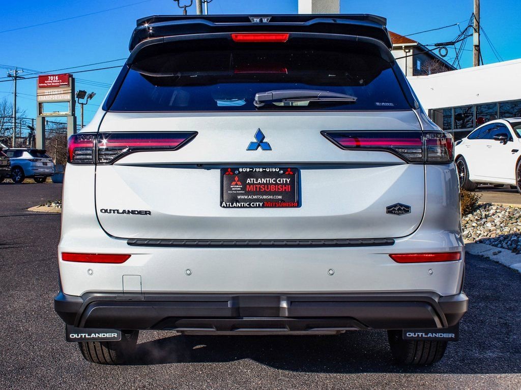 New 2026 Mitsubishi Outlander Trail Edition image 5