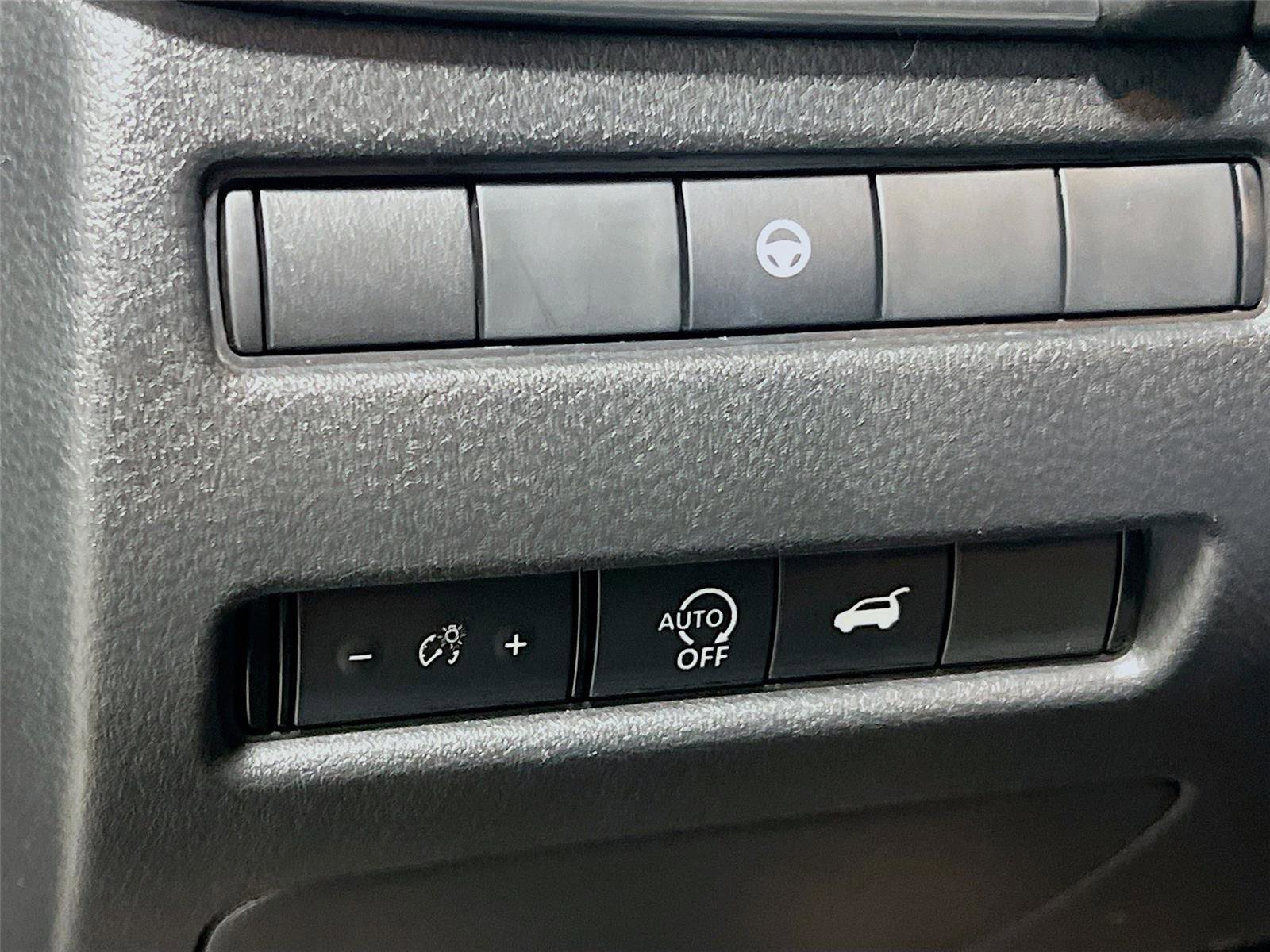 Used 2024 Nissan Rogue SV image 16