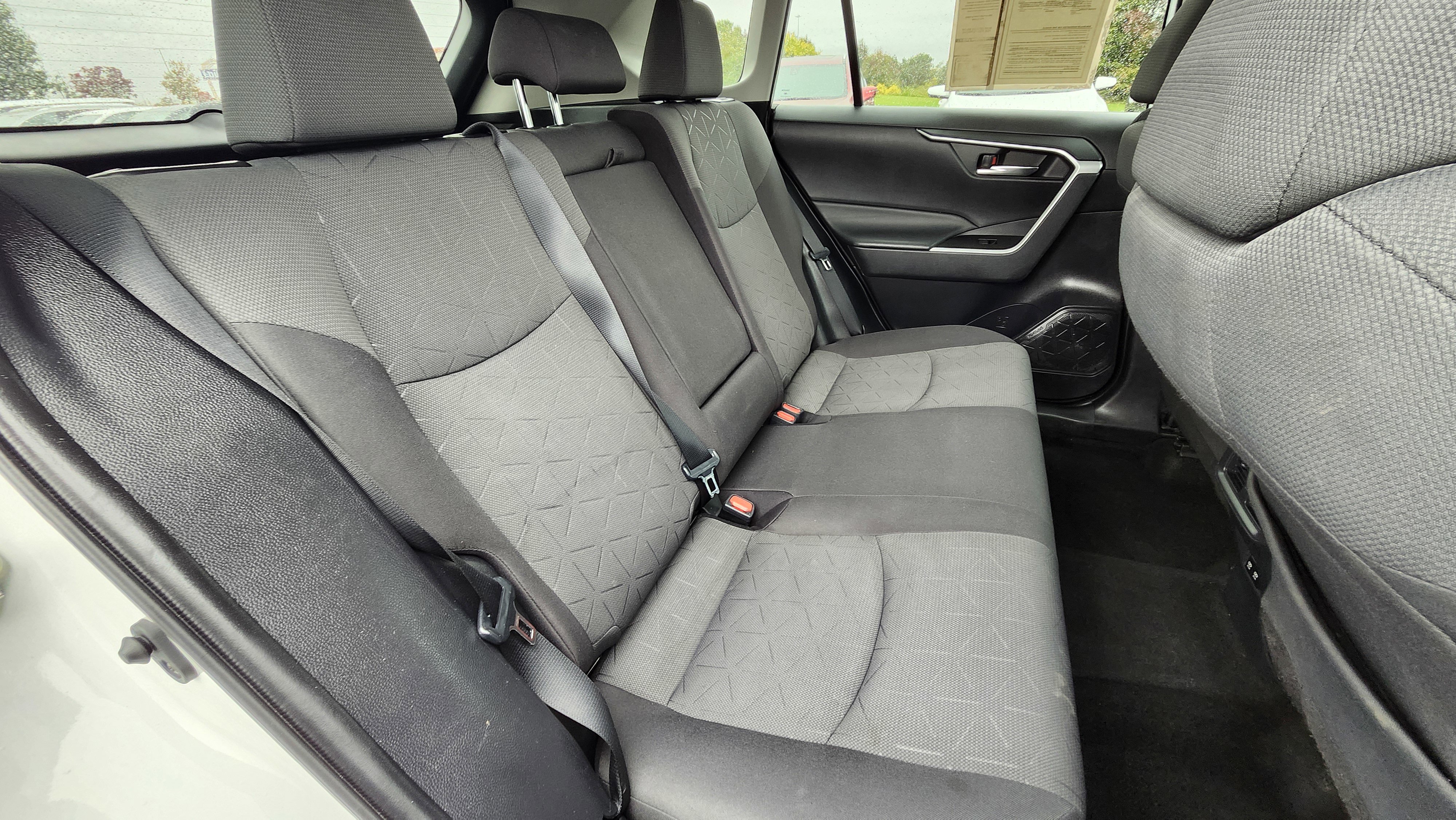 Used 2020 Toyota RAV4 XLE image 13