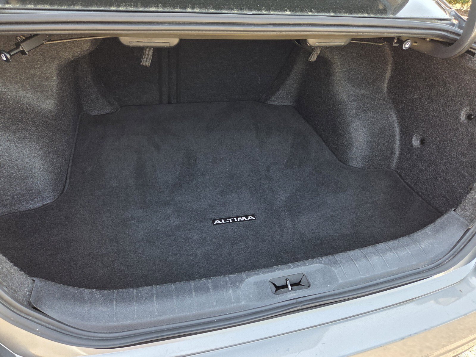 Used 2024 Nissan Altima 2.5 SV image 15