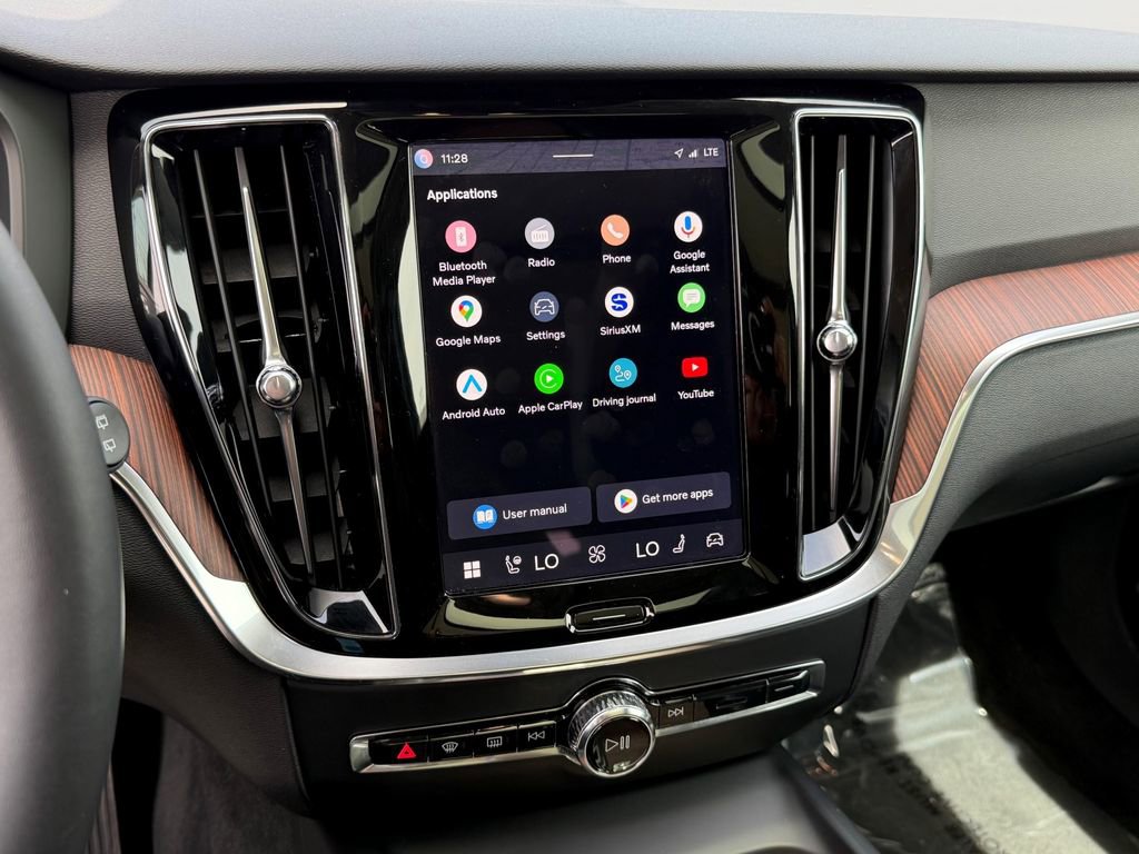 Certified 2025 Volvo V60 B5 Cross Country Plus AWD/4WD image 29