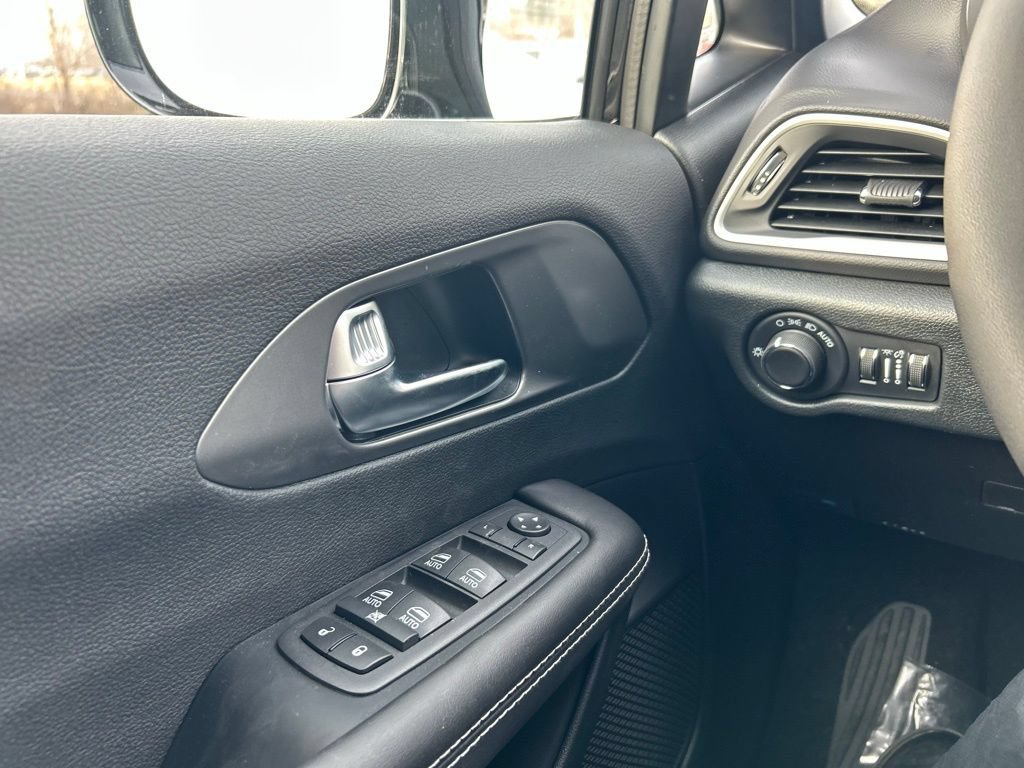 New 2026 Chrysler Voyager LX FWD image 12