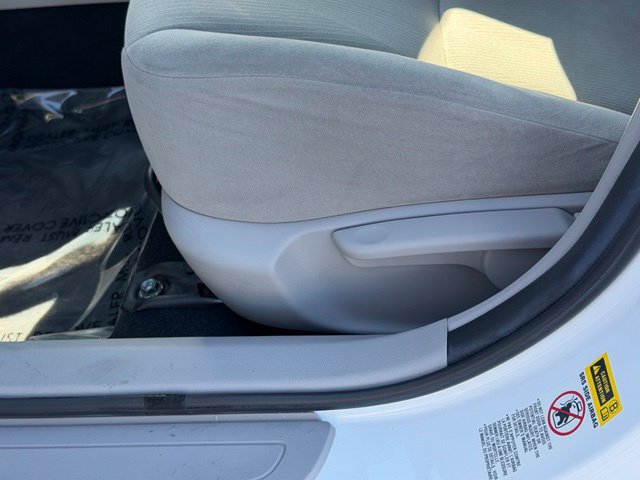 Used 2013 Toyota Corolla LE FWD image 15