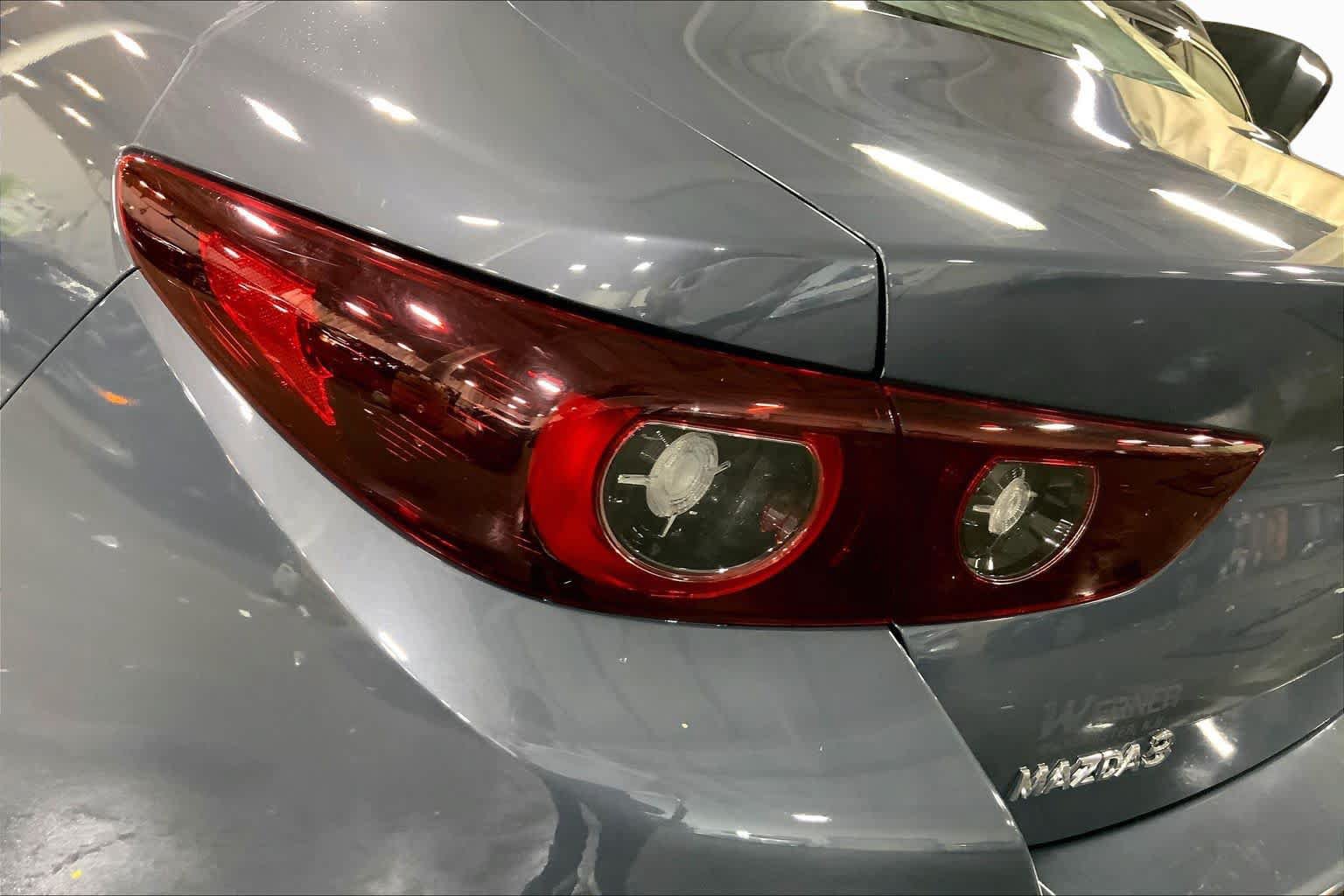 Used 2022 MAZDA MAZDA3 s FWD image 29