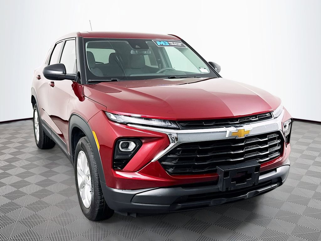 Used 2024 Chevrolet TrailBlazer LS w/ LS Convenience Package image 3