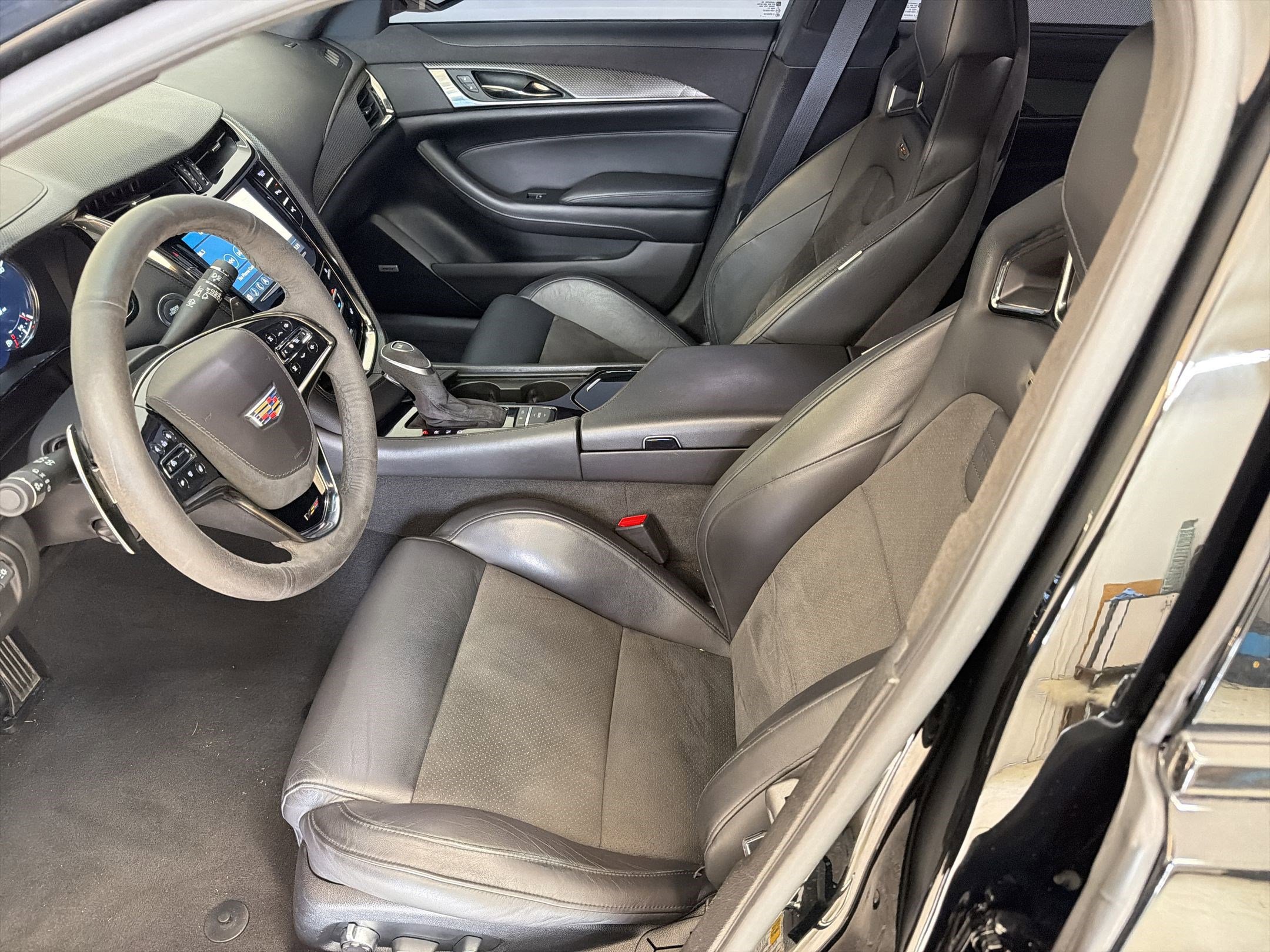 Used 2018 Cadillac CTS V w/ Luxury Package image 5