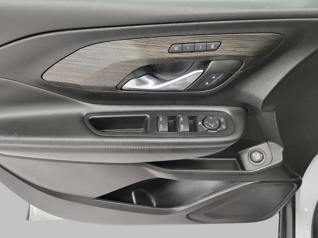 Used 2024 GMC Terrain SLT image 26