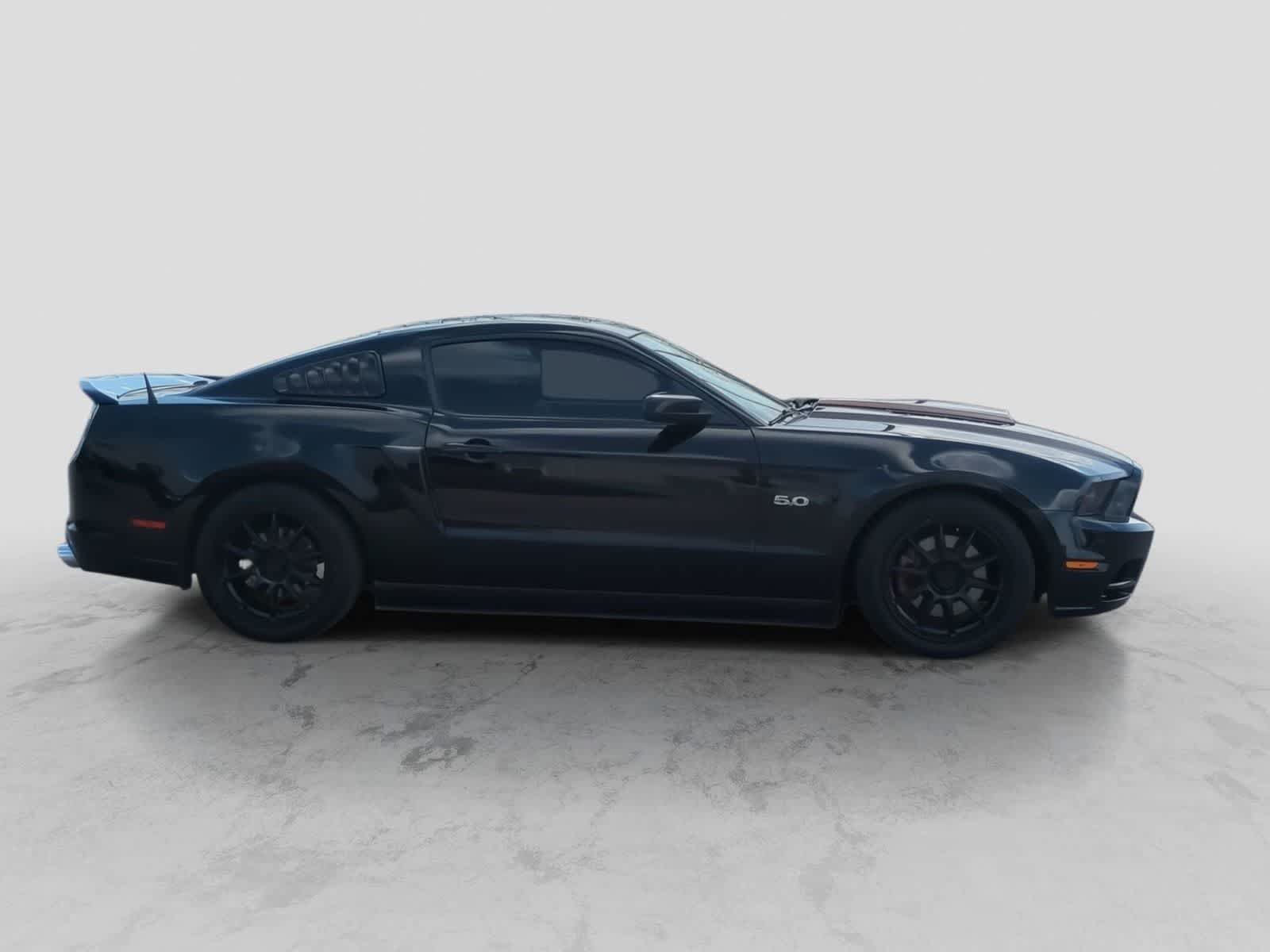 Used 2013 Ford Mustang GT Premium w/ Comfort Pkg RWD image 9