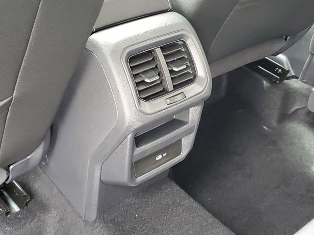 New 2025 Volkswagen Taos SE image 27