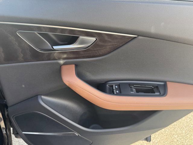 Certified 2023 Audi Q8 Premium Plus w/ Premium Plus Package image 32