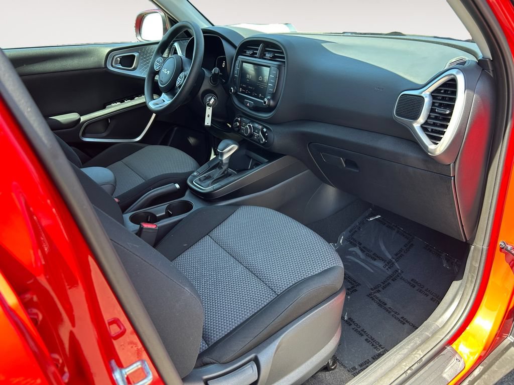 Used 2025 Kia Soul LX FWD image 26