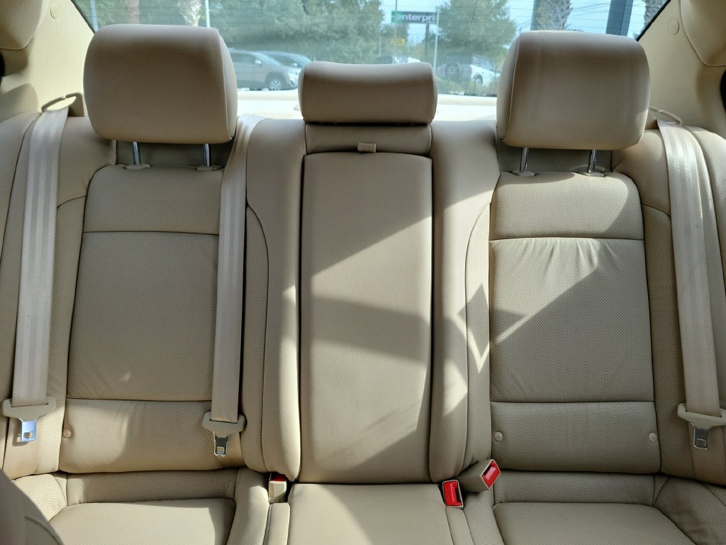 Used 2010 Hyundai Genesis 3.8 RWD image 15