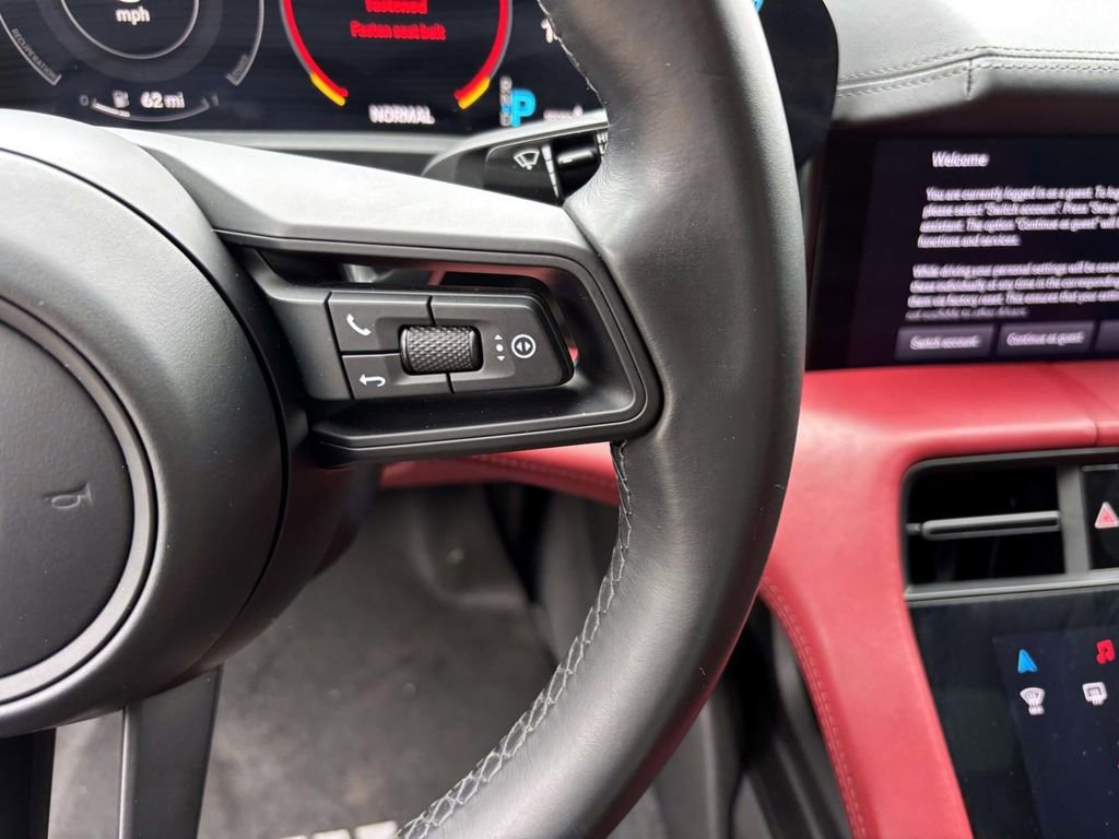 Used 2022 Porsche Taycan image 30