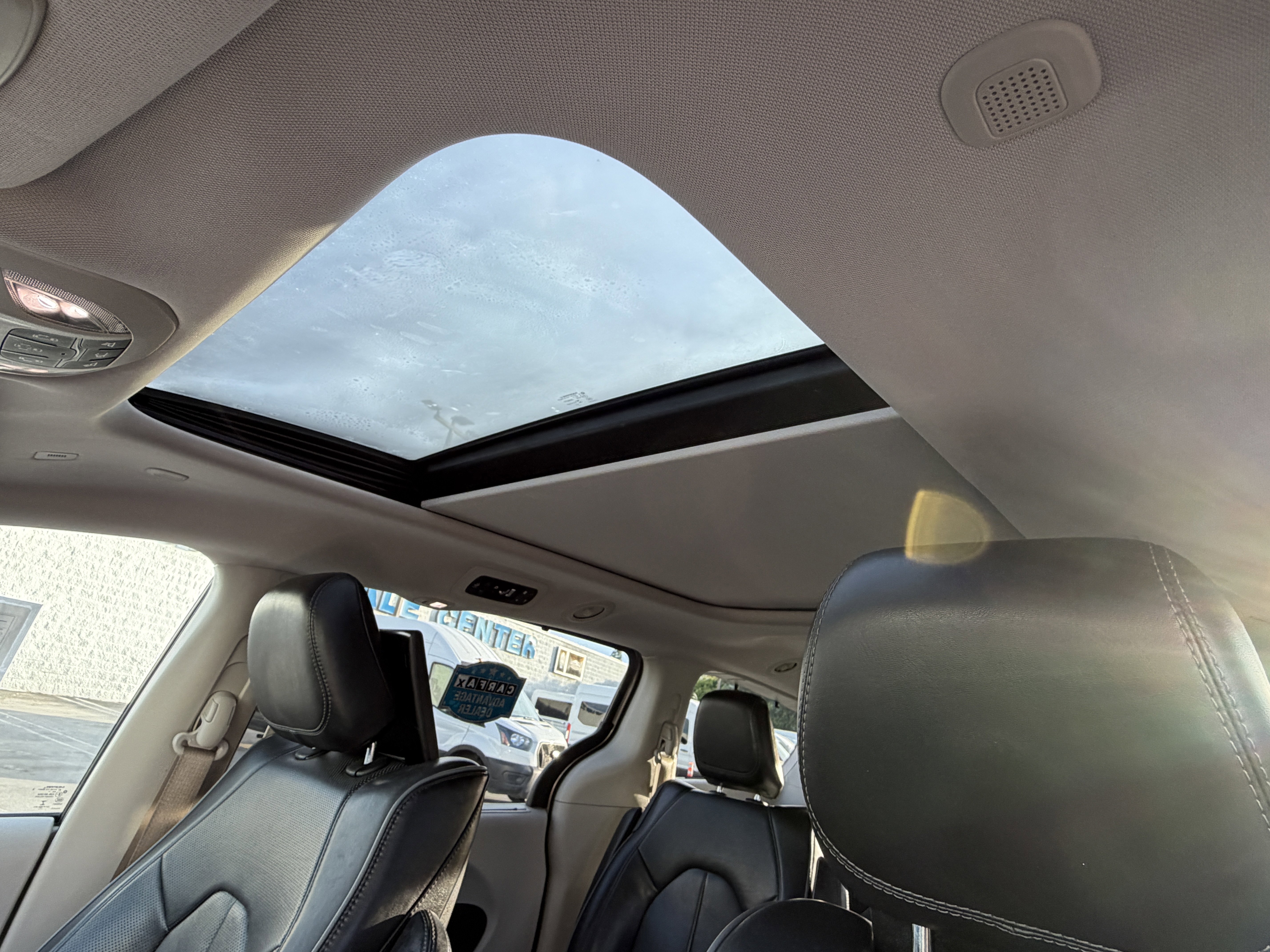 Used 2018 Chrysler Pacifica Limited w/ Advanced Safetytec Group image 13