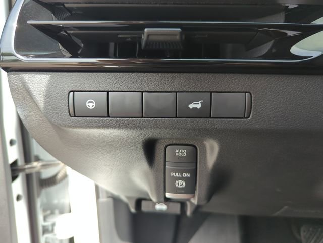 Certified 2025 Nissan Murano SV image 39