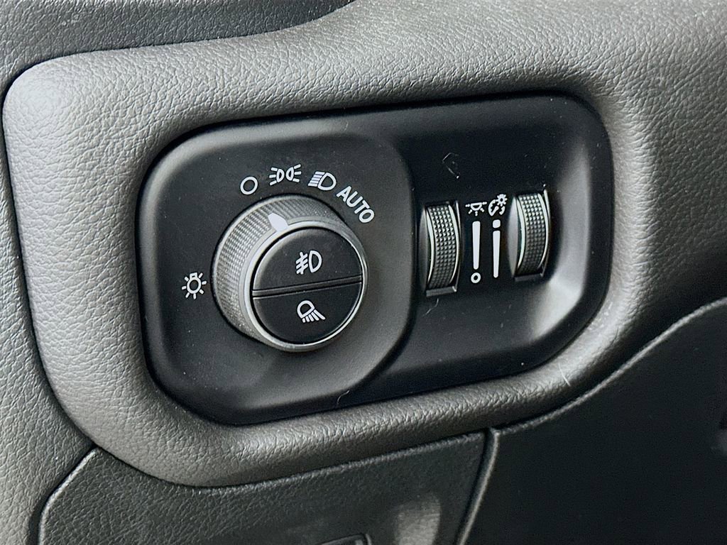 Used 2025 RAM 1500 Big Horn AWD/4WD image 18
