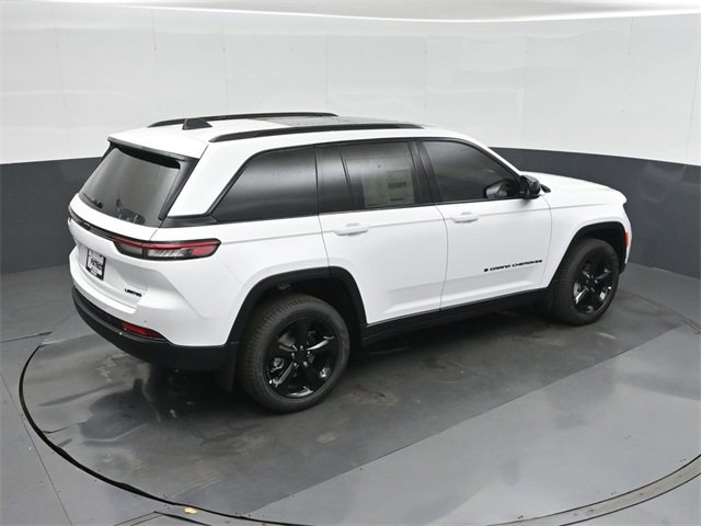 New 2025 Jeep Grand Cherokee Limited w/ Black Appearance Package image 26