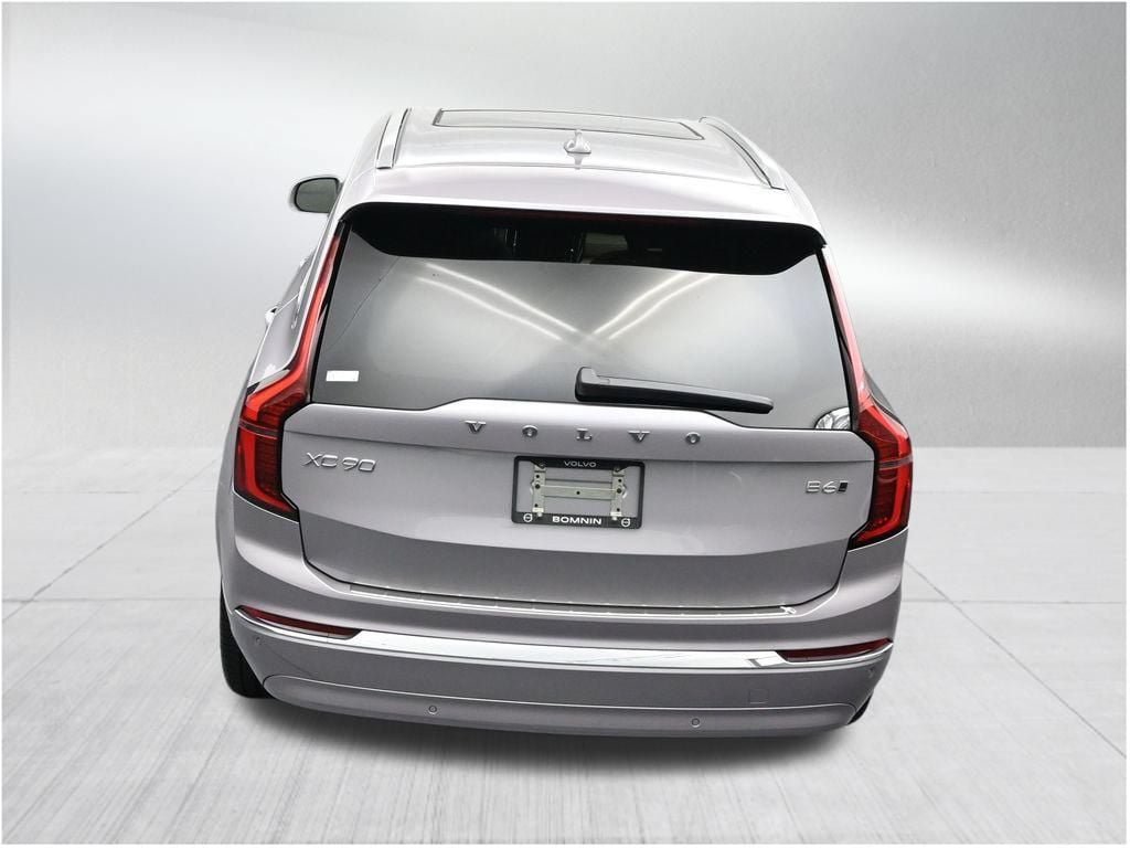 New 2026 Volvo XC90 B6 Plus w/ Protection Package Premier AWD/4WD image 17