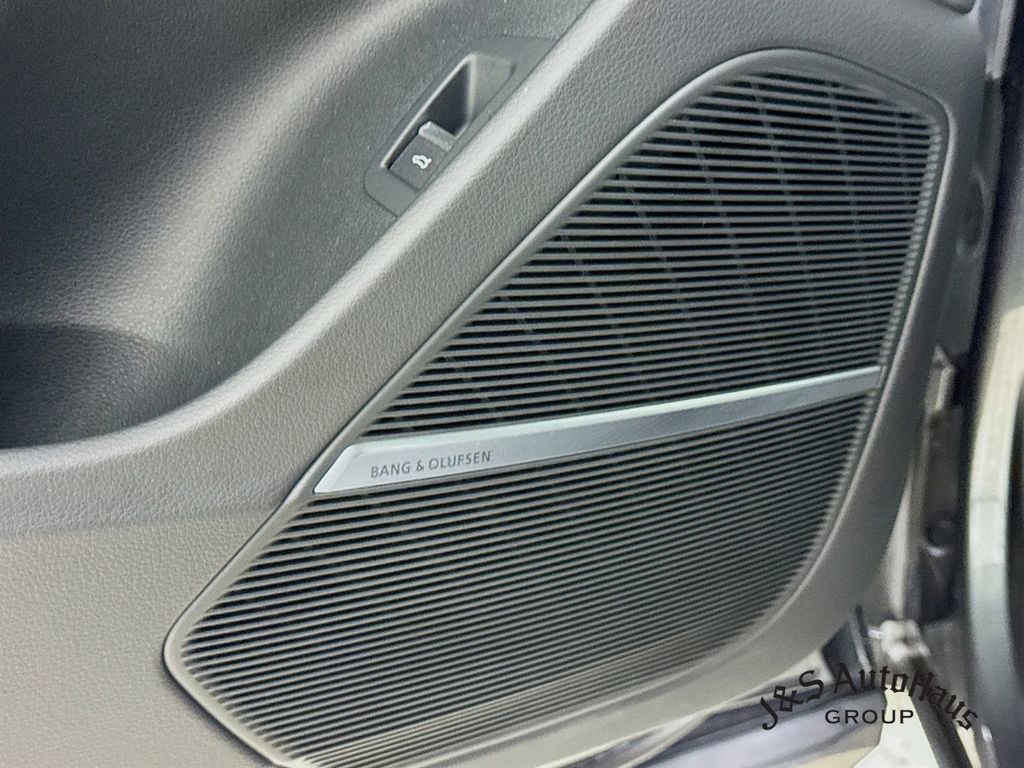 Used 2023 Audi RS Q8 w/ Black Optic Package image 24