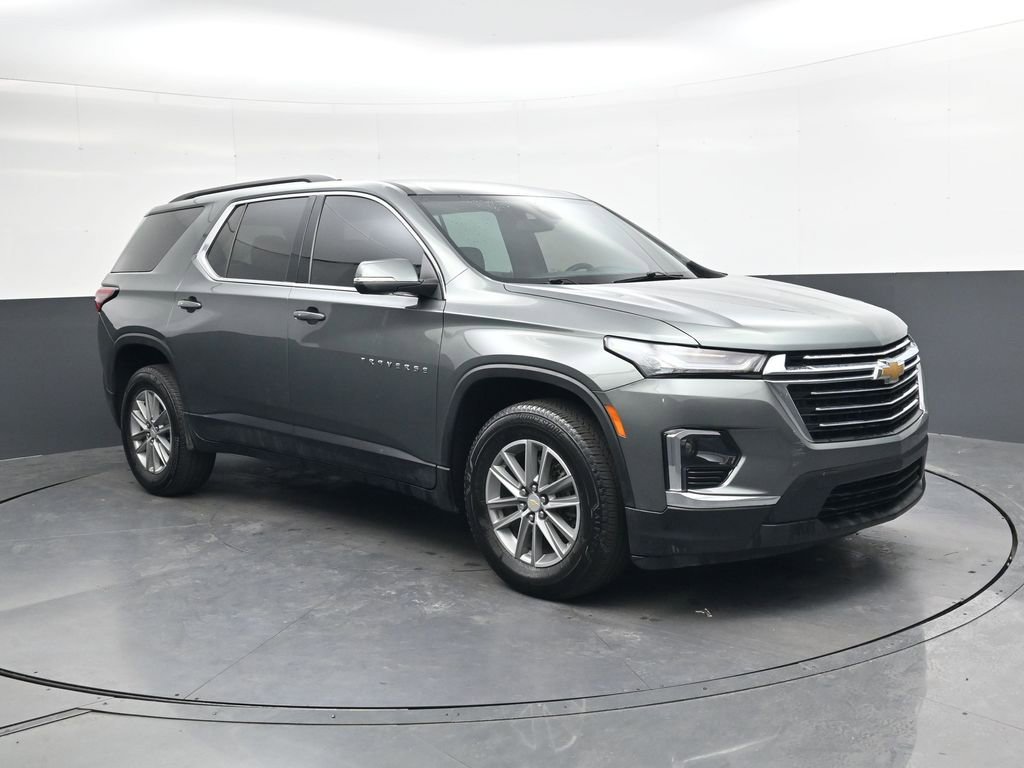 Used 2022 Chevrolet Traverse LT image 1