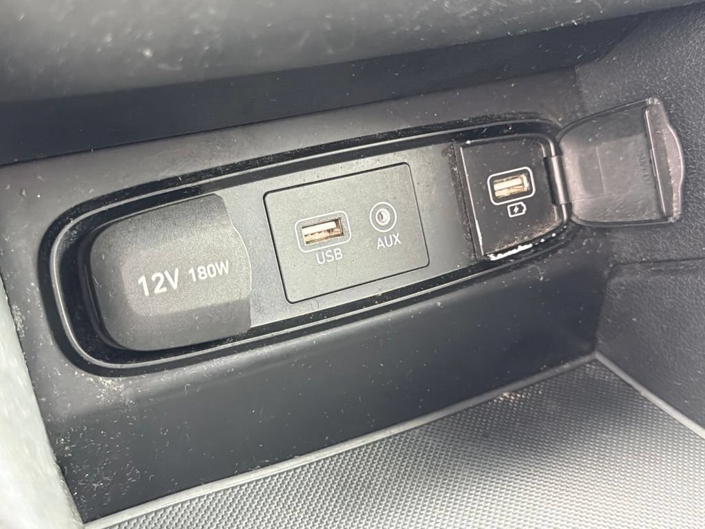 Used 2019 Hyundai Santa Fe SE FWD image 28