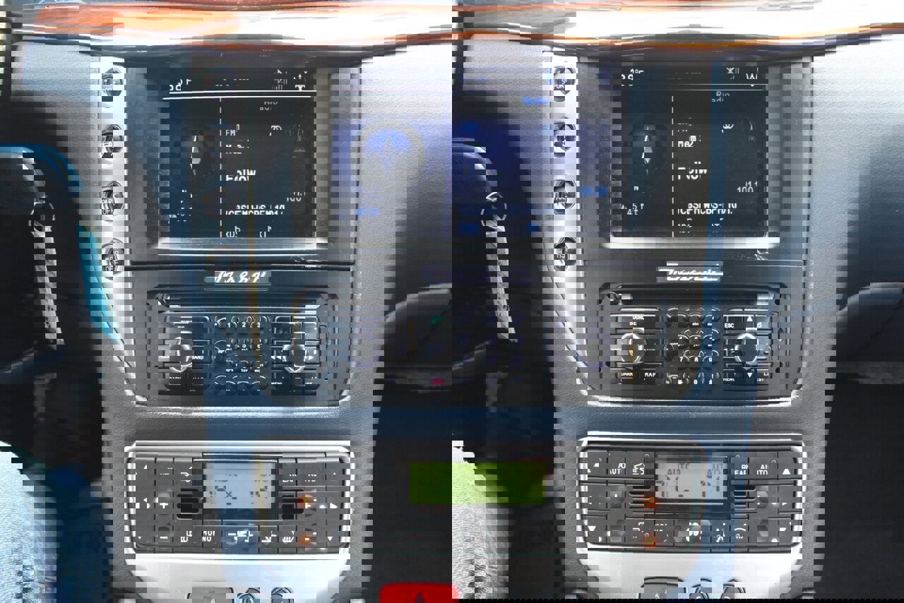 Used 2010 Maserati GranTurismo Convertible image 7