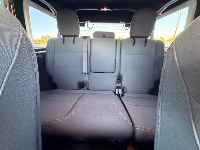 Used 2024 Jeep Wrangler Unlimited AWD/4WD image 17